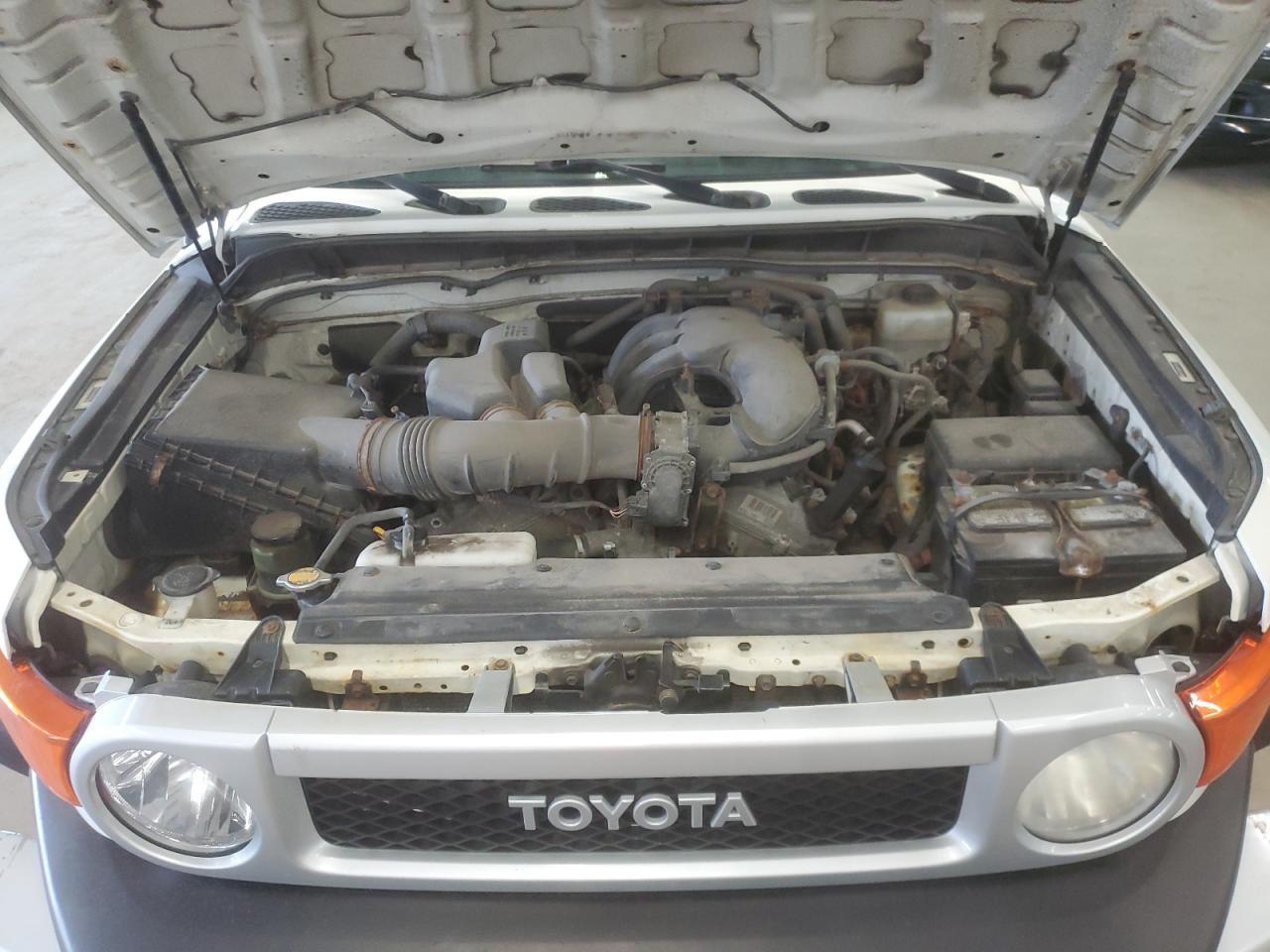 2011 Toyota Fj Cruiser VIN: JTEBU4BF8BK105569 Lot: 56353085