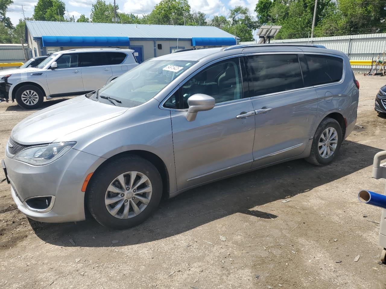 2019 Chrysler Pacifica Touring L for Sale in Wichita, KS - Side