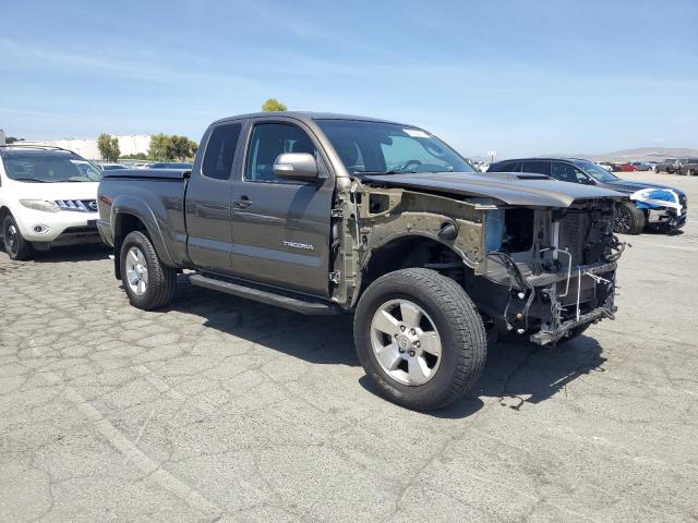  TOYOTA TACOMA 2014 Коричневий