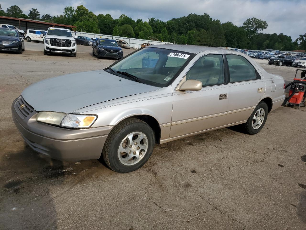 1997 Toyota Camry Ce for Sale in Florence, MS - Rear End