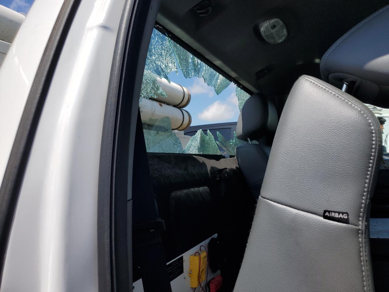 2013 Ford F450 Super Duty Bucket Truck VIN: 1FDUF4GY0DEB05287 Lot: 51271885