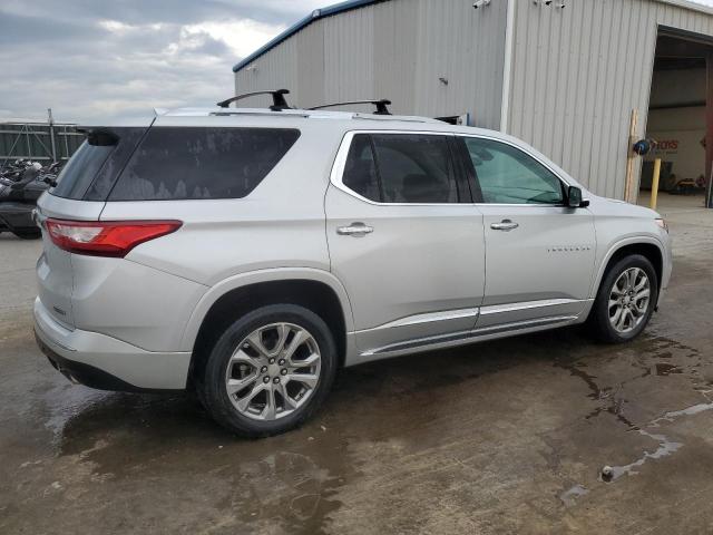  CHEVROLET TRAVERSE 2018 Srebrny