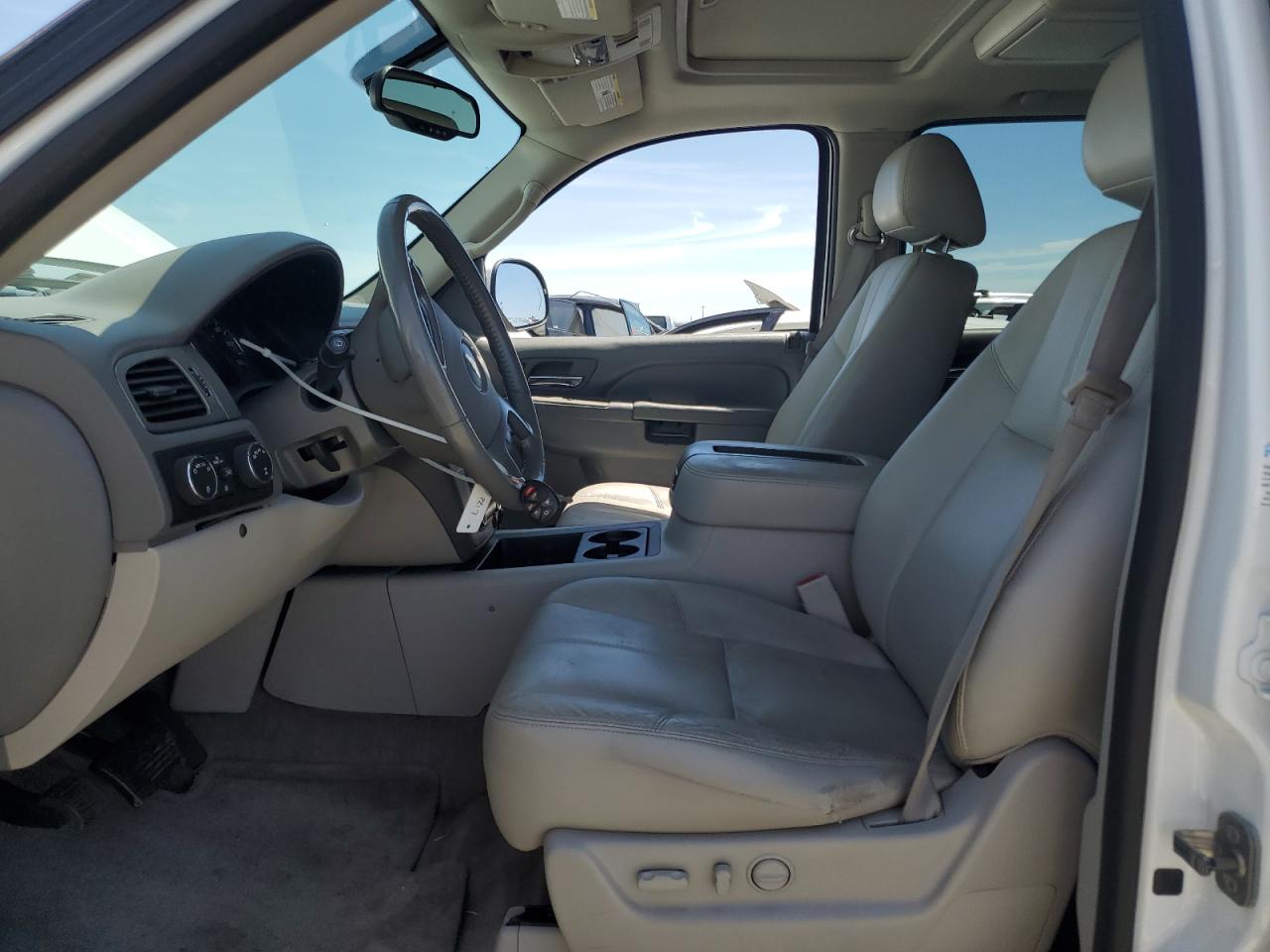 2014 Chevrolet Suburban K1500 Lt VIN: 1GNSKJE71ER183319 Lot: 56903485