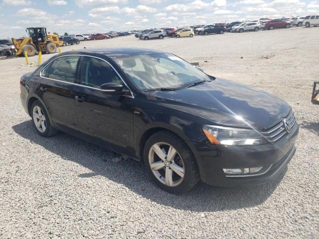 Sedans VOLKSWAGEN PASSAT 2015 Czarny