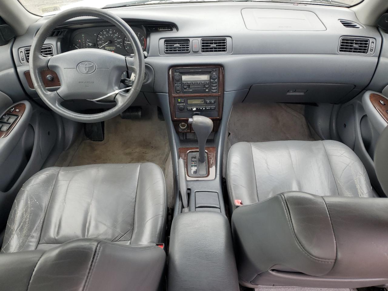 2000 Toyota Camry Le VIN: JT2BG28KXY0432024 Lot: 57057905