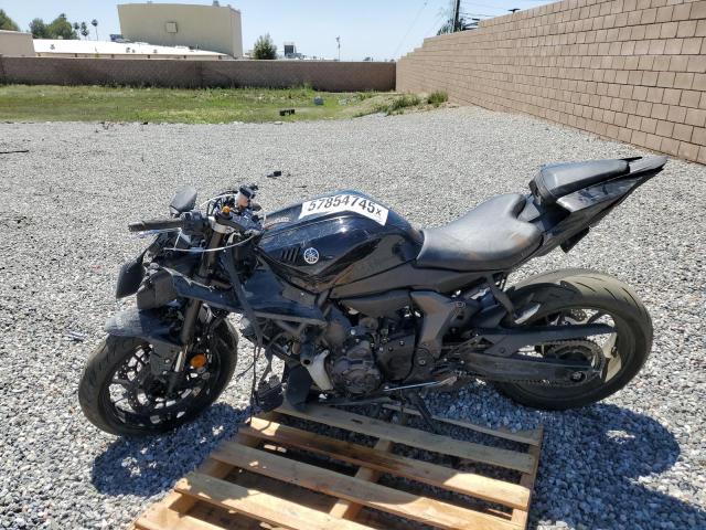 2025 YAMAHA YZFR7   