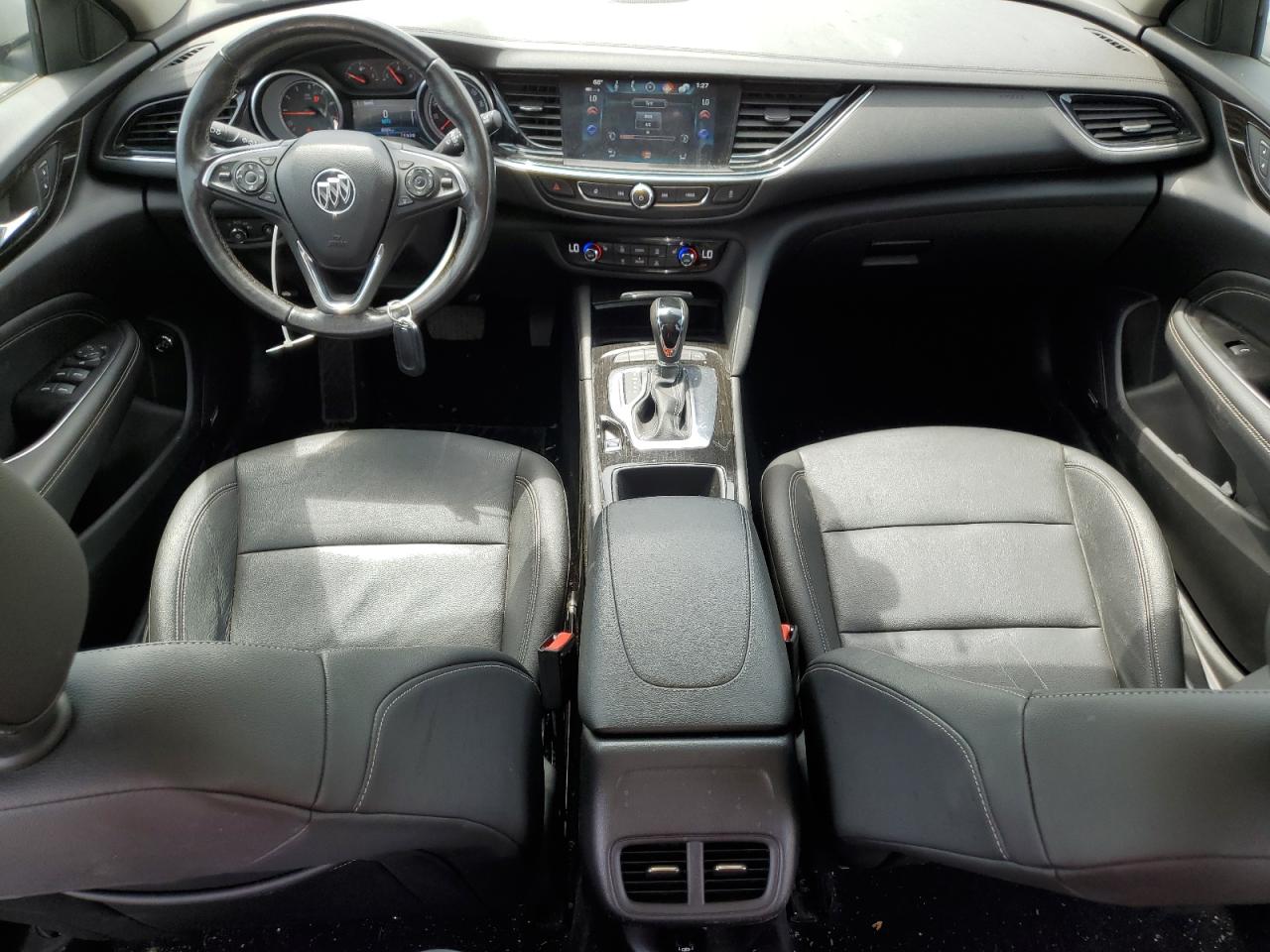 2018 Buick Regal Tourx Essence VIN: W04GV8SX4J1073743 Lot: 56561755