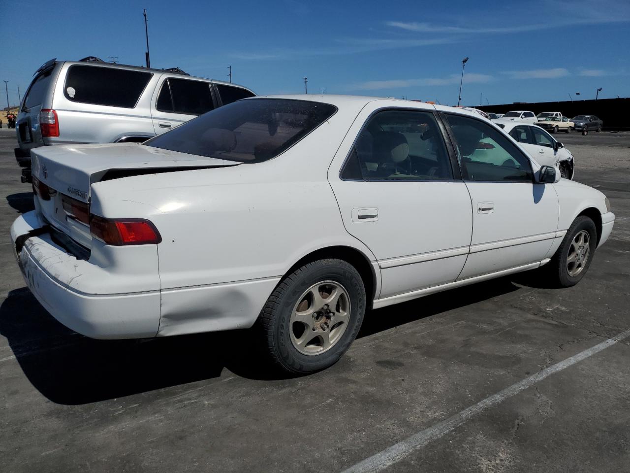 1997 Toyota Camry Le VIN: JT2BG22K9V0002215 Lot: 56932955