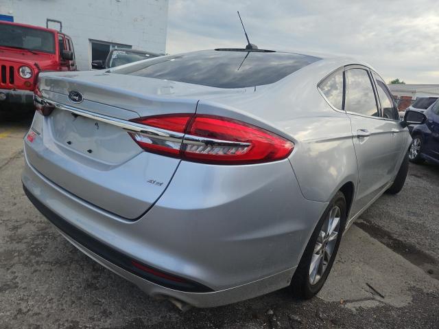 Sedans FORD FUSION 2017 Srebrny