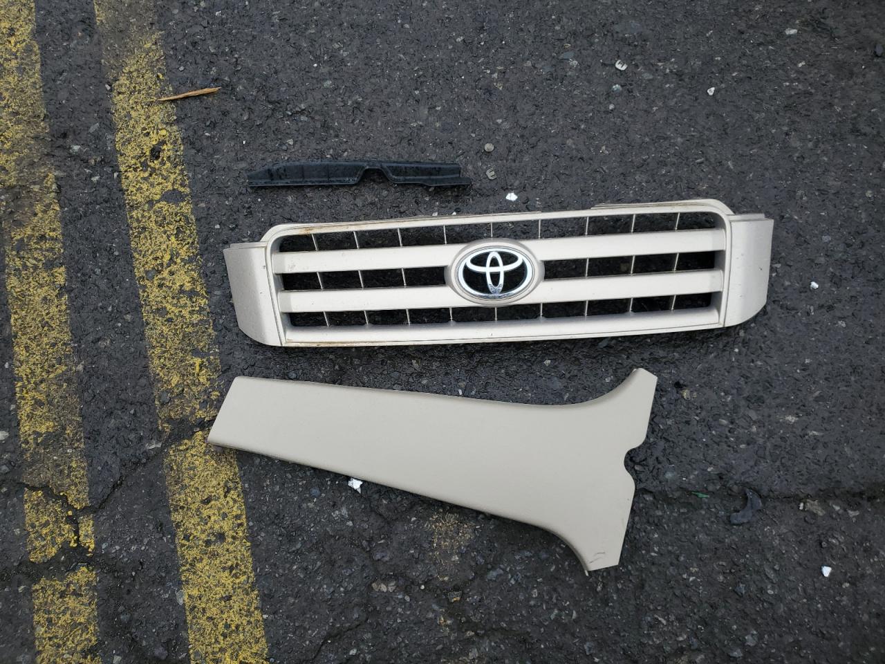 2004 Toyota Highlander VIN: JTEEP21A940042561 Lot: 56768735