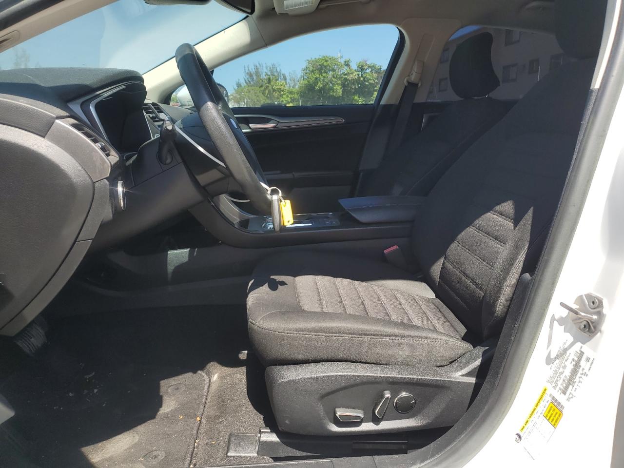 2019 Ford Fusion Se VIN: 3FA6P0LU9KR263990 Lot: 54025875