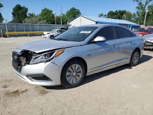  HYUNDAI SONATA 2016 Серебристый
