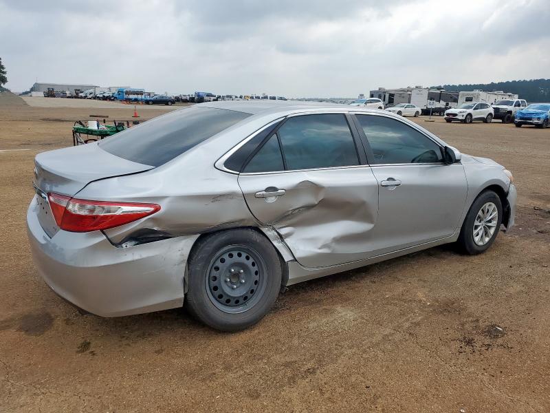  TOYOTA CAMRY 2017 Серебристый