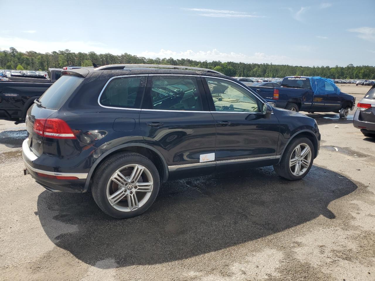 2015 Volkswagen Touareg V6 Tdi VIN: WVGEP9BP2FD001809 Lot: 56397615