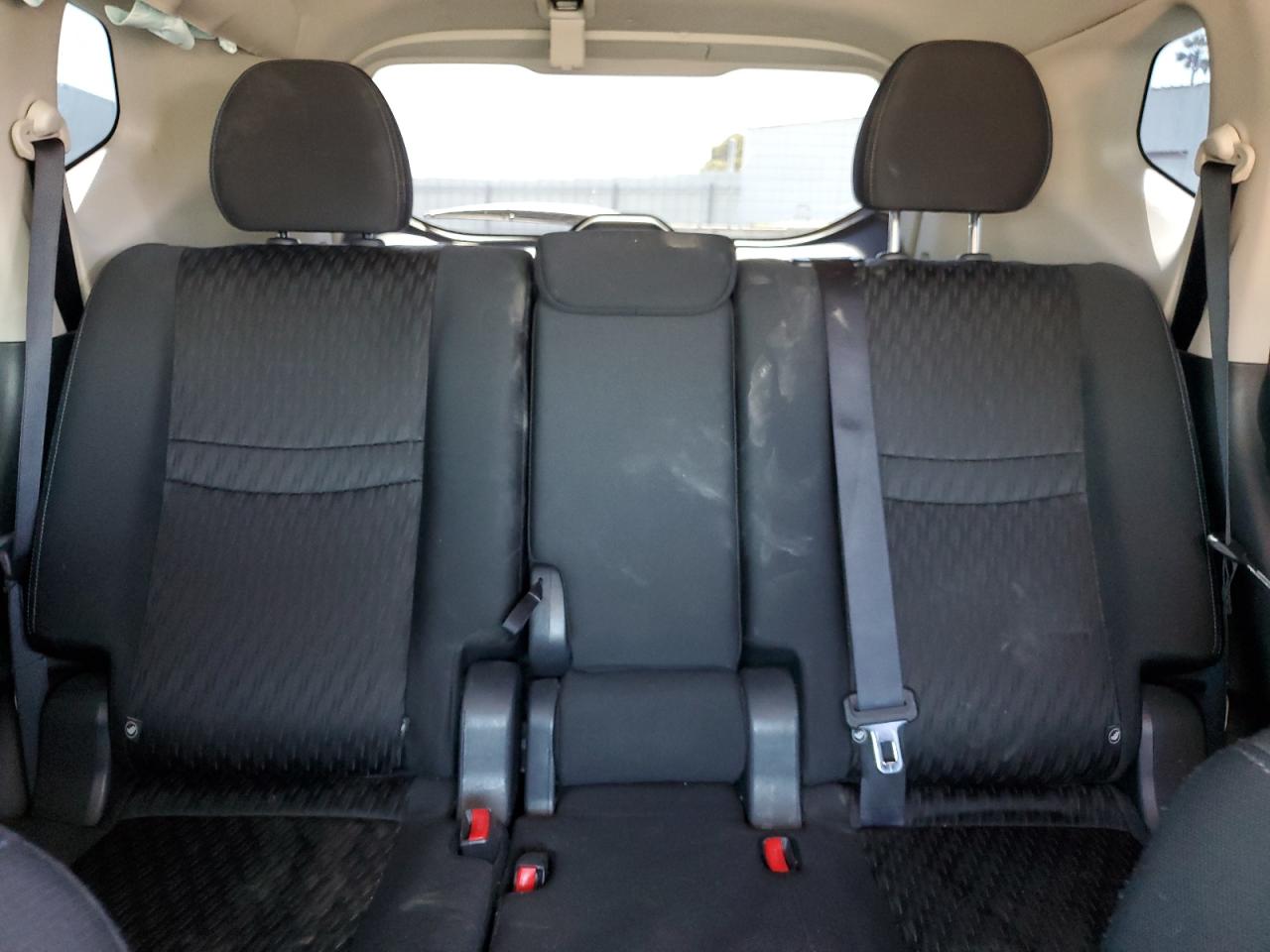 2018 Nissan Rogue S VIN: KNMAT2MTXJP586369 Lot: 55853455