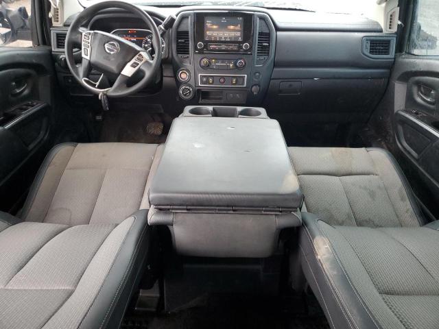  NISSAN TITAN 2020 Srebrny