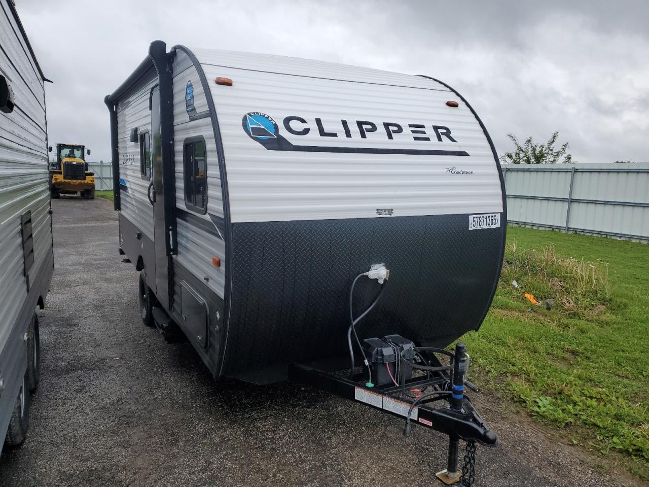 2023 Coach Travel Trl for Sale in Mcfarland, WI - Hail