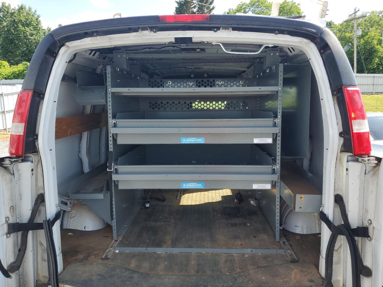 2018 Chevrolet Express G2500 VIN: 1GCWGAFP9J1198380 Lot: 57449965