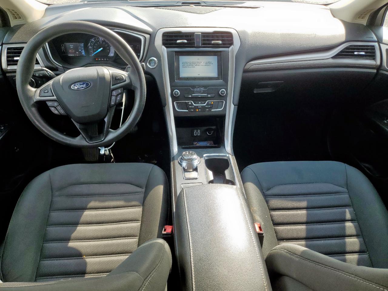 2019 Ford Fusion Se VIN: 3FA6P0LU1KR124887 Lot: 54038115