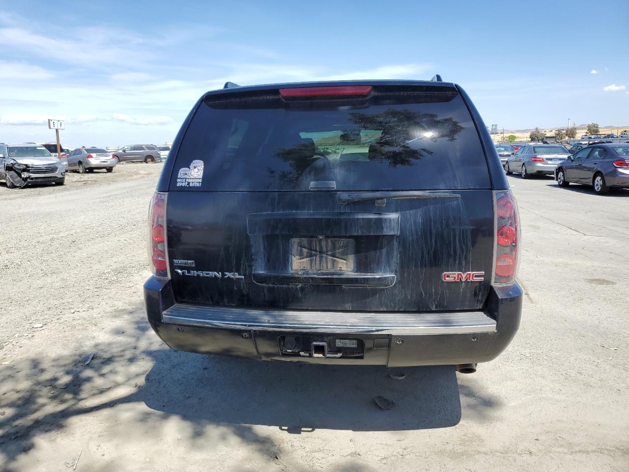 2011 GMC Yukon Xl Denali VIN: 1GKS2MEF9BR321013 Lot: 57113565
