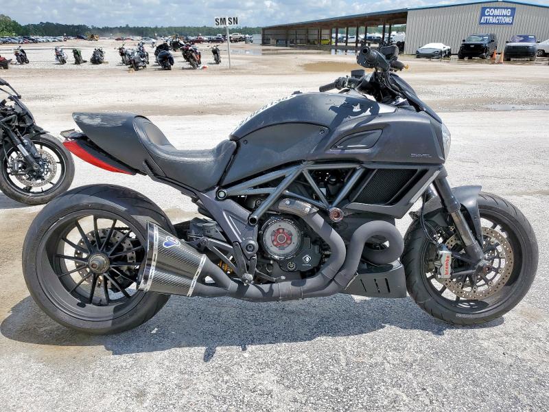 2015 DUCATI DIAVEL    a la Venta en Copart TX - HOUSTON