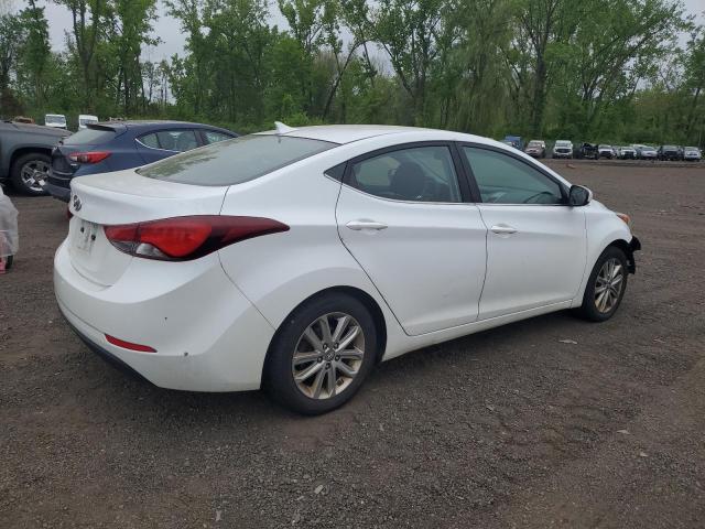  HYUNDAI ELANTRA 2015 Белый