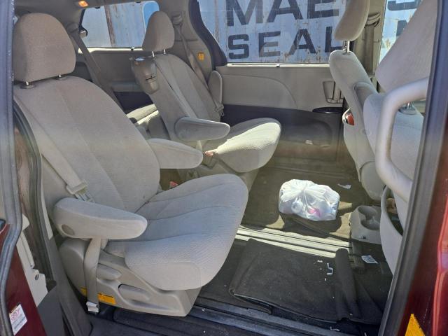 2011 TOYOTA SIENNA LE