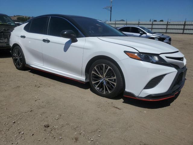  TOYOTA CAMRY 2019 Белый