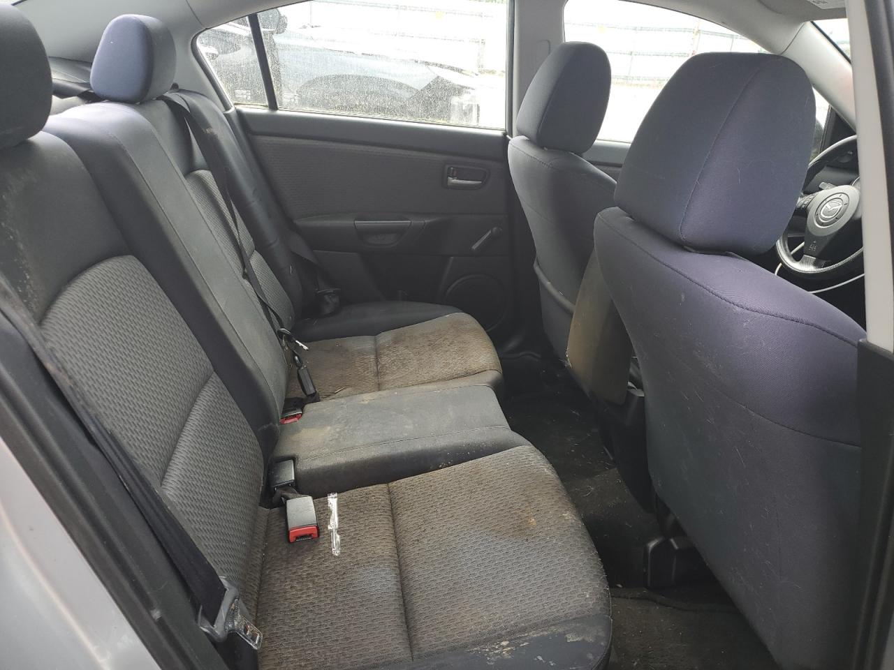 2004 Mazda 3 I VIN: JM1BK12F851300509 Lot: 57913535