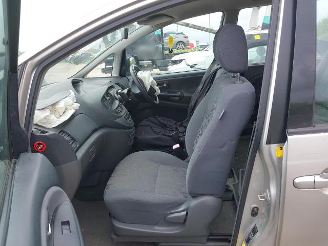 2005 TOYOTA PREVIA T2