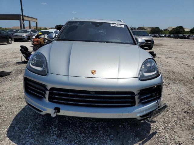  PORSCHE CAYENNE 2022 Srebrny