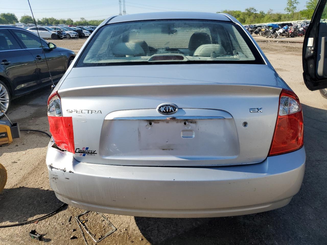 2006 Kia Spectra Lx VIN: KNAFE121565370909 Lot: 56572995