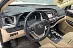 2014 Toyota Highlander Le for Sale in Hayward, CA - Minor Dent/Scratches