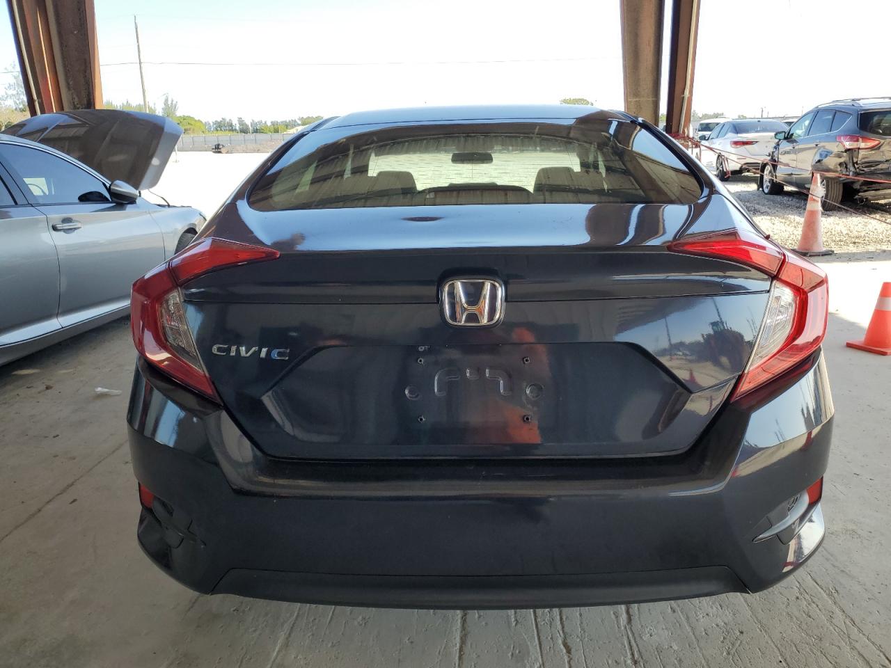 2018 Honda Civic Lx VIN: 2HGFC2F55JH597824 Lot: 56135595