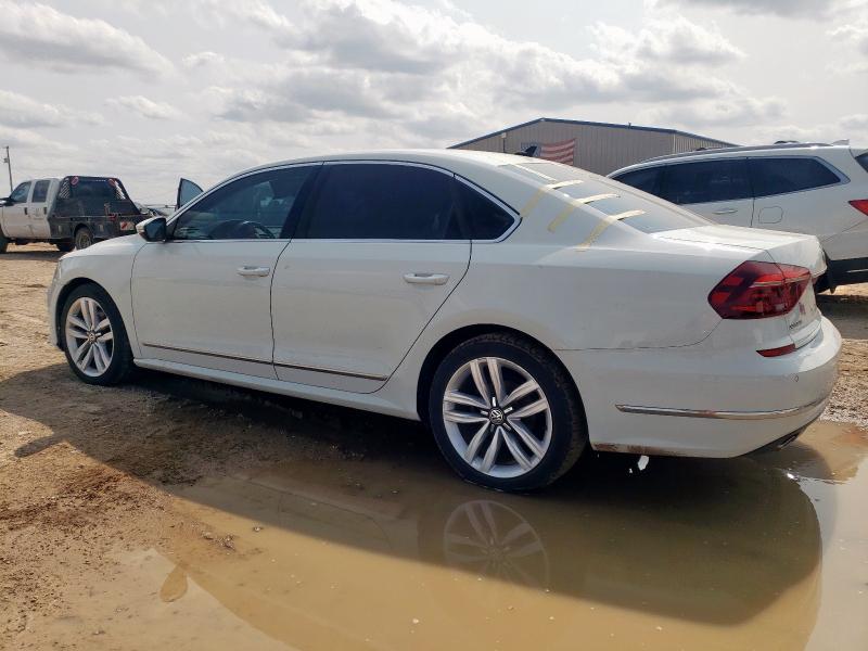  VOLKSWAGEN PASSAT 2017 Білий