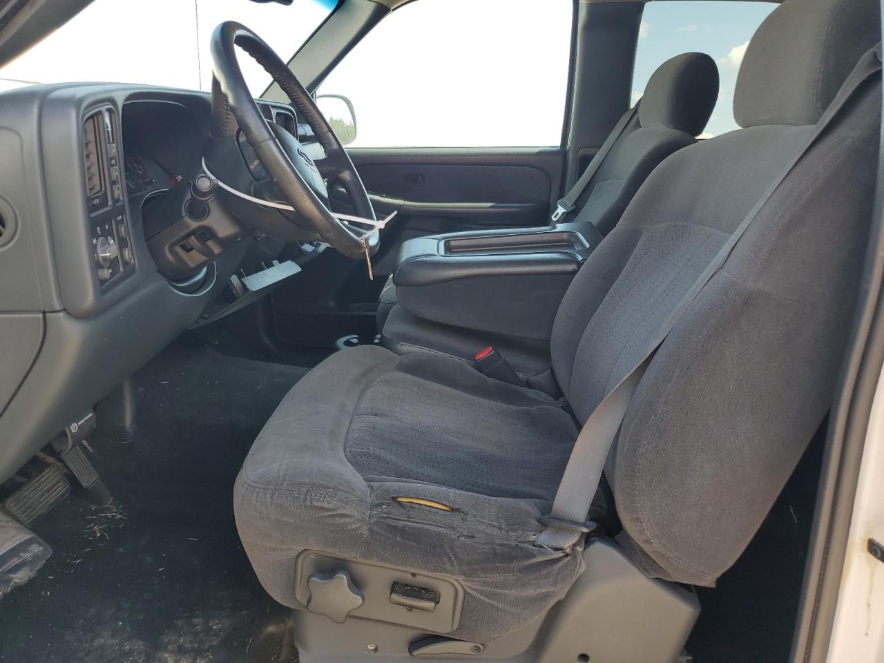 2002 Chevrolet Silverado - Image 7