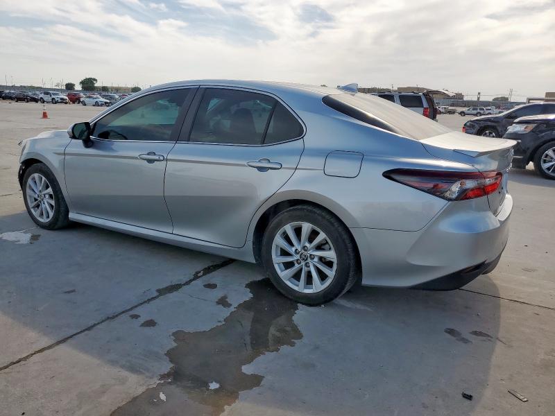  TOYOTA CAMRY 2022 Srebrny