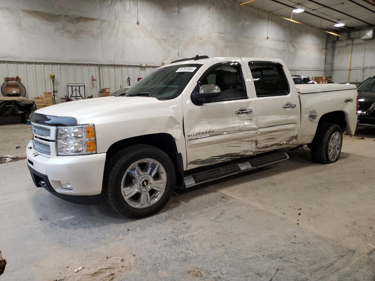 2012 Chevrolet Silverado K1500 Ltz for Sale in Milwaukee, WI - Side