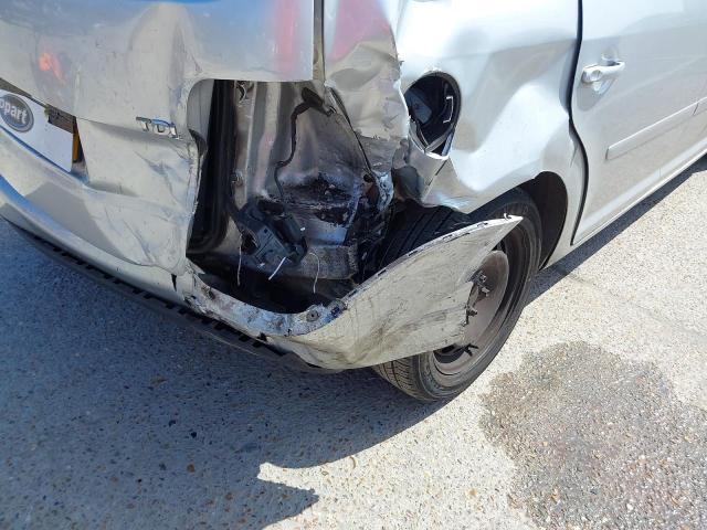2004 VOLKSWAGEN TOURAN SE