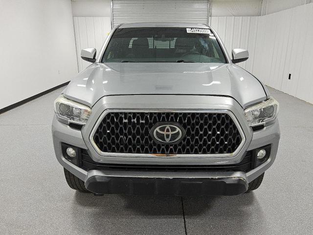  TOYOTA TACOMA 2018 Silver