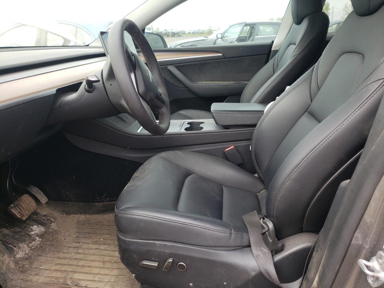 2024 Tesla Model Y VIN: 7SAYGDEEXRF181989 Lot: 56731455