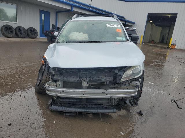  SUBARU OUTBACK 2015 Сріблястий