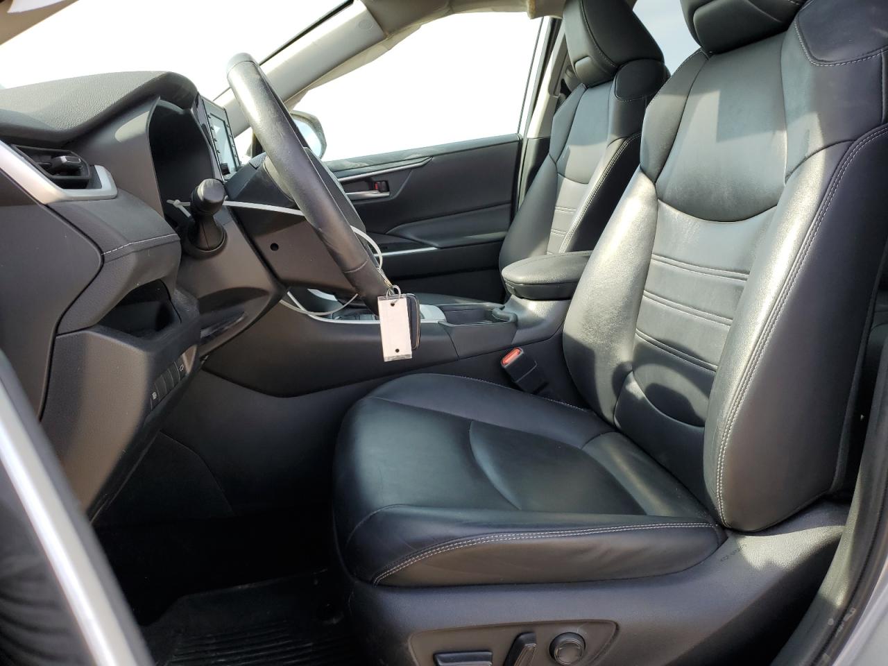 2020 Toyota Rav4 Xle Premium VIN: 2T3C1RFV2LW075199 Lot: 56862415