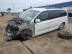 2016 Chrysler Town & Country Touring للبيع في Woodhaven، MI - Front End