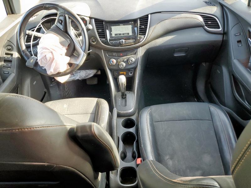Parquets CHEVROLET TRAX 2017 Srebrny