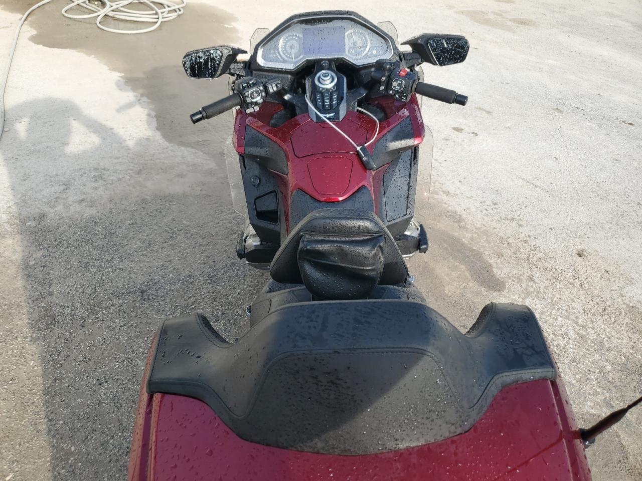 2018 Honda Gl1800 D VIN: JH2SC7956JK000427 Lot: 55622725