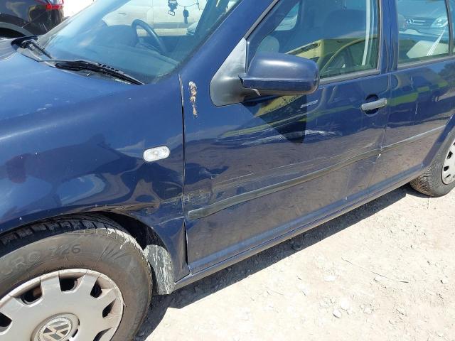 2001 VOLKSWAGEN GOLF S AUT