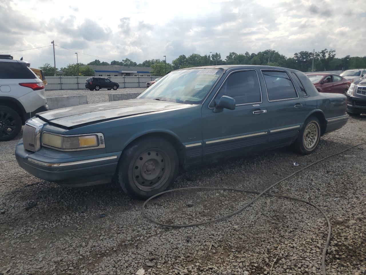 1996 Lincoln Town Car Executive იყიდება Louisville-ში, KY - Side