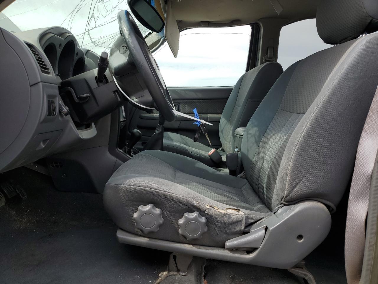 2004 Nissan Xterra Xe VIN: 5N1ED28Y24C676112 Lot: 56586095