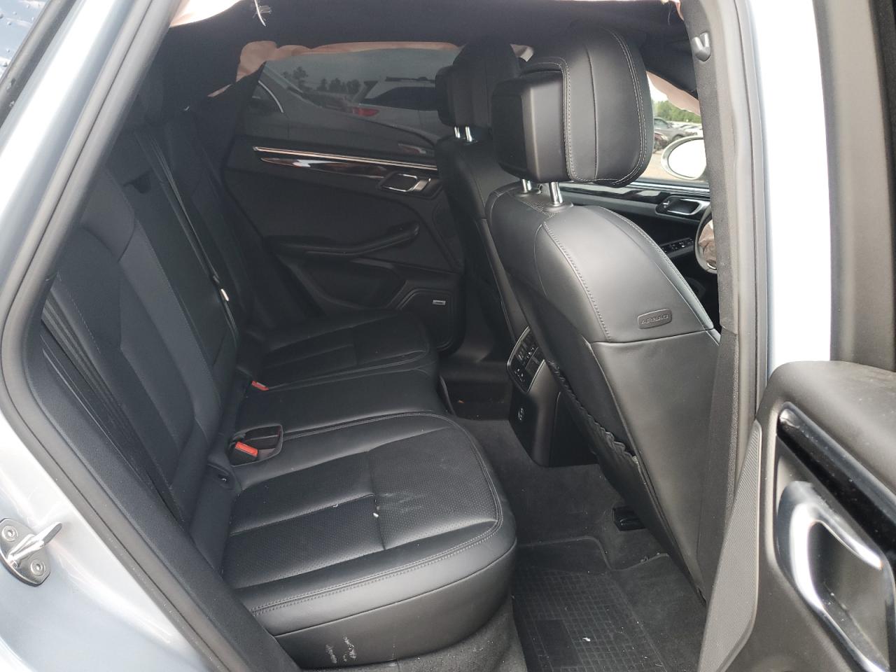 2020 Porsche Macan S VIN: WP1AB2A53LLB31591 Lot: 56244825